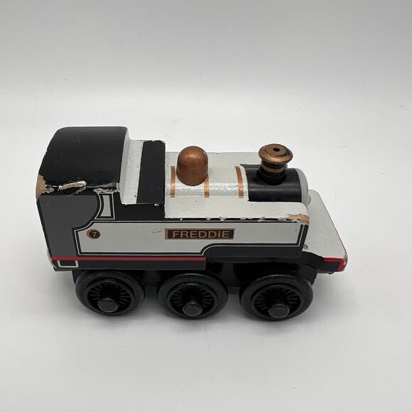 Thomas & Friends Wooden Railway Fearless Freddie Magnet Train Tank Gullane 2003 - Picture 2 of 8